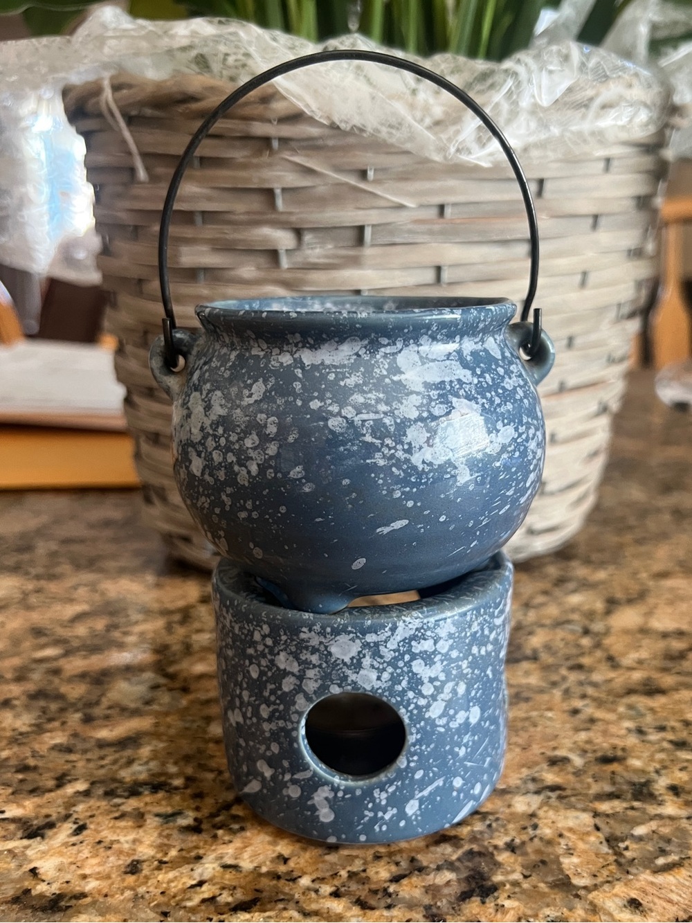 Vintage cauldron-style ceramic wax melt and essential oil burner